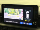 【マルチビューカメラシステム】専用のカメラにより、上から見下ろしたような視点で360度クルマの周囲を確認することができます☆死角部分も確認しやすく、狭い場所での切り返しや駐車もスムーズに行えます。
