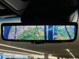 【デジタルインナーミラー】後席の大きな荷物や同乗者で後方が確認しづらい時でも安心!カメラが撮影した車両後方の映像をルームミラー内に表示。クリアな視界で状況の確認が可能です!