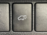 【パワーバックドア】スマートキーや運転席のボタンを押すだけでリアゲートが自動で開閉します!荷物を持っている時や、高い位置にあるバックドアを閉める際に便利な機能です♪