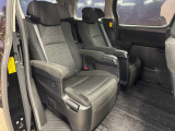 車内もキレイで嫌な臭いもありません☆車内の臭い、汚れが気になる方は内装のスチームクリーナーも施工可能です♪