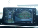 バックモニター(黄色いガイドラインのお陰で、駐車がしやすいです。真上から見下ろしたアングル付きです)