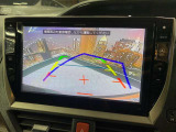 【バックカメラ】運転席から画面上で安全確認ができます。駐車が苦手な方にもオススメな便利機能です。