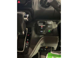 運転席から各種ボタン操作がしやすい設計♪シンプルでありながら質感にもこだわりを感じる素敵なデザインです!