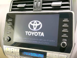 【メーカー純正ナビ】インテリアに溶け込むスタイリッシュな「専用設計」メーカーナビを装備♪視認性や操作性など基本性能にも優れ、より上質なカーライフをお楽しみいただけます。