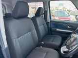運転席まわりには十分なスペースがあり、大柄な方でもゆったり運転していただける環境です。