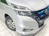 【LEDヘッドライト】悪天候や夜間走行時も良好な視界を確保し安心して運転できる高輝度LEDヘッドライトを装備!点灯速度が早く、消費電力も抑えられています。