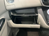 収納スペースもたくさん有ります☆車検証や小物類などすっきり収納♪