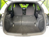 積み下ろしのしやすいデッキにはたっぷりと荷物を積み込んでいただけます。遊びから仕事まで、様々なシーンで頼れます♪