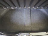 トランク下収納です。車内の整理に役立ちます。