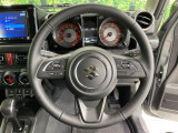 【純正革巻きステアリング】上質な革を使用することで、手にしっかり馴染みとても運転しやすいハンドルです♪