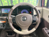 インテリアに合わせたデザインのステアリングは、運転される方のことも考え、運転しやすい形状、大きさです。是非一度、実際に触ってお確かめください。