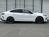 地域最大級の展示台数!お気に入りのお車があれば、ぜひステアリングを手にしてください。稀少モデルも鋭意取り揃え、幅広いニーズにお応え致します。スタッフ一同皆様のご来店を心よりお待ち申し上げます。