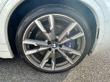 サービスにはドイツ本国と同様に教育と訓練を受け、BMWを知り尽くした「マイスター」が数多く在籍しております。360度による納車前点検整備で、お客様に安心と安全をお届けいたします。