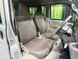 運転席シート廻りは使用感も少なく、良好な状態となっています。丁寧に使われていたことがよくわかりますね。
