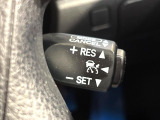 【レーダークルーズコントロール】高速道路での長距離走行が楽に!!自動で速度を保つクルーズコントロールが、衝突軽減システムと連携し、前方の車両を感知して車間を保つように速度調節してくれます!!