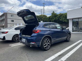 BMWを熟知したメカニックによる、360度の納車前点検。ドイツ本国と同様の教育・訓練を受けたメカニックが徹底的に点検、整備した後にお客様にお引渡しします。
