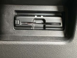 ETC車載器付きです♪高速道路をスイスイと通過!で、キャシュレス!クルマは料金所をノンストップで通過することができます☆