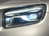 ●LEDヘッドライト:夜間走行時も良好な視界を確保し安心して運転できる高輝度LEDヘッドライトを装備!点灯速度が早く、消費電力も抑えられています。