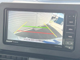 【バックカメラ】駐車時に後方がリアルタイム映像で確認できます。大型商業施設や立体駐車場での駐車時や、夜間のバック時に大活躍!運転スキルに関わらず、今や必須となった装備のひとつです!