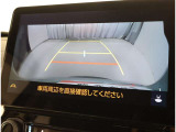 バックガイドモニターで、後方を確認しながら安心して駐車することができます。運転初心者も熟練者も必須の機能ですよ!