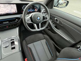 自動車保険も純正のクオリティを。BMWの正規ディーラーのみが取り扱い可能な、BMW専用自動車保険。専任のスタッフが皆様のカーライフを24時間365日サポート致します。