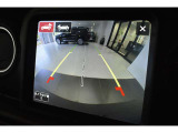 後方確認がしやすいバックカメラを装備。ガイドライン表示付きで、駐車時の安全確認をサポートします。