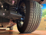 お車を安心してお乗りいただく為には、足回りの定期点検が欠かせません。サービスサポート(有償保証)では無料点検もご提供しており、安心のカーライフをお過ごしいただけるサポート体制が整っています。