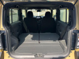 普段のお買い物や通勤、送迎等に十分な荷室スペースを確保しております。セカンドシートを倒すと、大きな荷物の積載も可能です♪