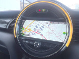 ●MINI純正ナビ:一体感のあるナビは、高級感ある車内を演出してくれます。Bluetooth再生などオーディオ機能も充実しておりますので、運転もより楽しめます♪