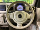 インテリアに合わせたデザインのステアリングは、運転される方のことも考え、運転しやすい形状、大きさです。是非一度、実際に触ってお確かめください。