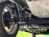 お車を安心してお乗りいただく為には、足回りの定期点検が欠かせません。サービスサポート(有償保証)では無料点検もご提供しており、安心のカーライフをお過ごしいただけるサポート体制が整っています。
