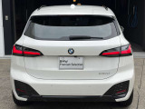 BMWを熟知したメカニックによる、360度の納車前点検。ドイツ本国と同様の教育・訓練を受けたメカニックが徹底的に点検、整備した後にお客様にお引渡しします。
