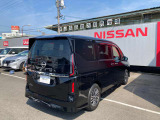 セレナ 2.0 ハイウェイスターV 4WD 
