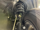 お車を安心してお乗りいただく為には、足回りの定期点検が欠かせません。サービスサポート(有償保証)では無料点検もご提供しており、安心のカーライフをお過ごしいただけるサポート体制が整っています。