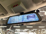 【デジタルインナーミラー】後席の大きな荷物や同乗者で後方が確認しづらい時でも安心!カメラが撮影した車両後方の映像をルームミラー内に表示。クリアな視界で状況の確認が可能です!