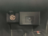 USB電源を装備してます。スマホやタブレットの充電に便利です♪