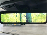 【デジタルインナーミラー】後席の大きな荷物や同乗者で後方が確認しづらい時でも安心!カメラが撮影した車両後方の映像をルームミラー内に表示。クリアな視界で状況の確認が可能です!