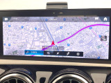 ●純正ナビ:一体感のあるナビは、高級感ある車内を演出してくれます。オーディオ機能も充実しておりますので、運転もより楽しめます♪