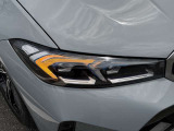 BMWを熟知したメカニックによる、360度の納車前点検。ドイツ本国と同様の教育・訓練を受けたメカニックが徹底的に点検、整備した後にお客様にお引渡しします。