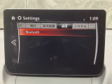 Bluetoothに接続することで、スマートフォンに入っている音楽アプリを車内で楽しめたり、通話が出来ます♪