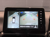 クルマを空から見たような映像が映る、アラウンドビューモニターで、車両周辺の安全確認も一目できます!小さなお子様や障害物も確認できるので、運転のしやすさだけでなく事故防止にも役立ち安心して駐車できます♪