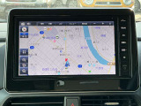 日産純正9インチメモリーナビ(MM223D-L)装備。スマートフォンによる部分地図更新、Bluetooth接続での音楽視聴、快適な画面操作と高音質なオーディオ再生。無料地図更新付きです。