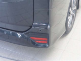 コーナーセンサーを車の前後に装備。障害物との距離に応じて、警告音を変えてお知らせしてくれます