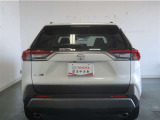 走りと実用性を両立した人気SUV!高い走行性能と広い室内で、あらゆるシーンに対応出来るモデルです。