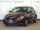 世界統一名称の『MAZDA2』となったコンパクト。「Be a Driver」のスローガンのもと、最適なドライビングポジションを提供できる室内空間と思い通りの走行性能を持った、クラスを超えたお車です!