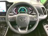 【純正革巻きステアリング】上質な革を使用することで、手にしっかり馴染みとても運転しやすいハンドルです♪