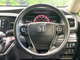 【純正革巻きステアリング】上質な革を使用することで、手にしっかり馴染みとても運転しやすいハンドルです♪