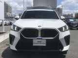 【キドニーグリル】BMWは約90年もの間、ほぼ全ての車両にひと目でBMWだと分かるこの特徴的なフロントグリルが備えられ、デザイン・アイコンとして親しまれてきました。