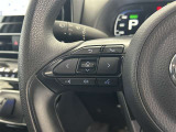 運転中、オーディオの操作をしてて、ハッとしたことはありませんか?ステアリングスイッチは、運転中でもハンドルでオーディオの操作が可能です。安全なドライブをサポートします。