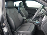 Audi車はどの車種も全てレザーハンドルです。そこにはAudiのこだわりがあり質感の高いレザーでしっかりと手に馴染み、高級感を演出します。